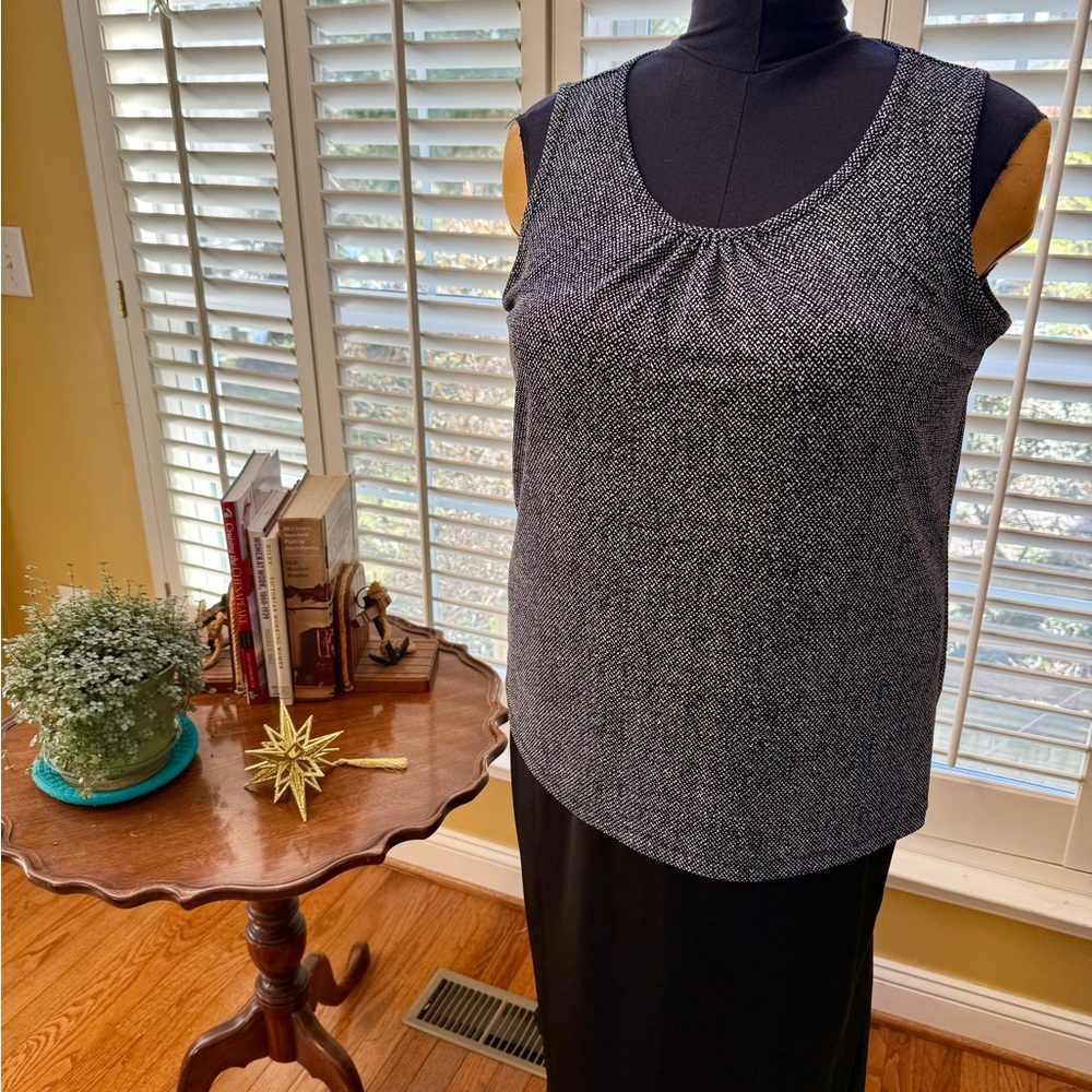 Lands' End Black and White Sleeveless Scoop-Neck Tank